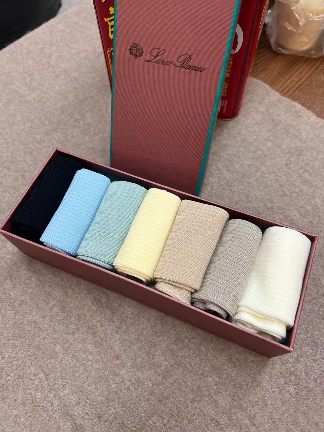 Autumn/Winter New Mid-Length Socks